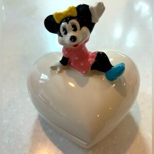 Minnie Mouse ceramic heart shape box w lid- Disney keepsake jewelry trinket gift